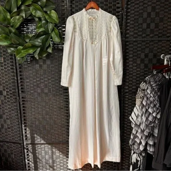 Christian Dior vintage union label nightgown with lace bib style small - Picture 3 of 10